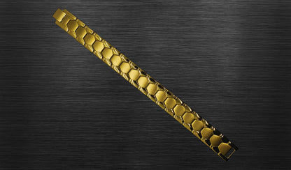 The front view of 'THE PRINCE' allows you to appreciate the intricate details of its thoughtfully placed gold links. The combination of matte geometric and shiny track design creates a striking visual appeal. This view highlights the bracelet's stylish essence and its unique ability to seamlessly blend classic luxury with modern sophistication.