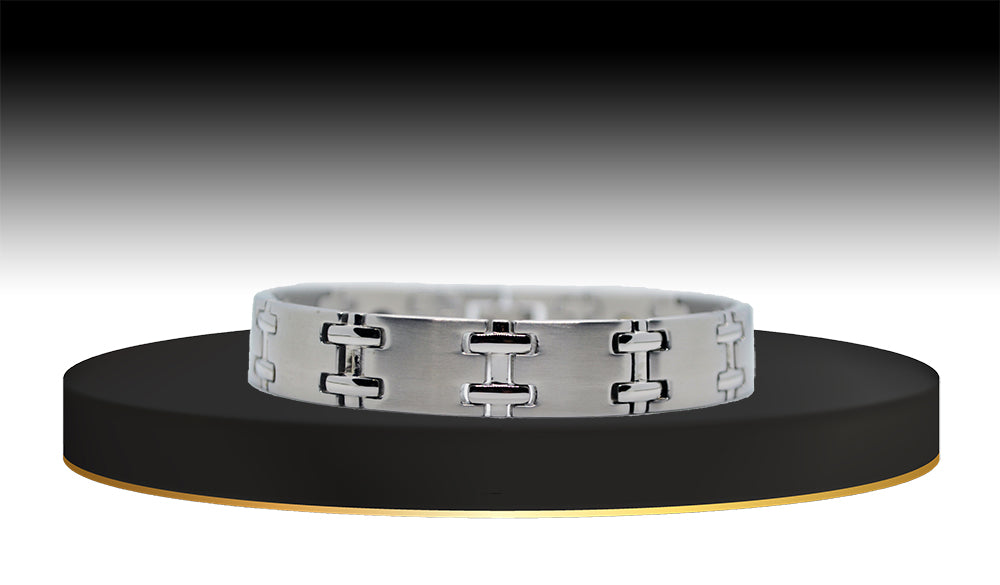 Elevate your style with 'THE TATUM' Men's Silver Rectilinear Bracelet, a modern masterpiece of geometric design. Meticulously crafted rectilinear links create a bold and contemporary accessory, while the sleek silver finish adds a touch of sophistication. 'THE TATUM' is more than a bracelet; it's a statement of refined masculinity, perfect for both casual and formal occasions.